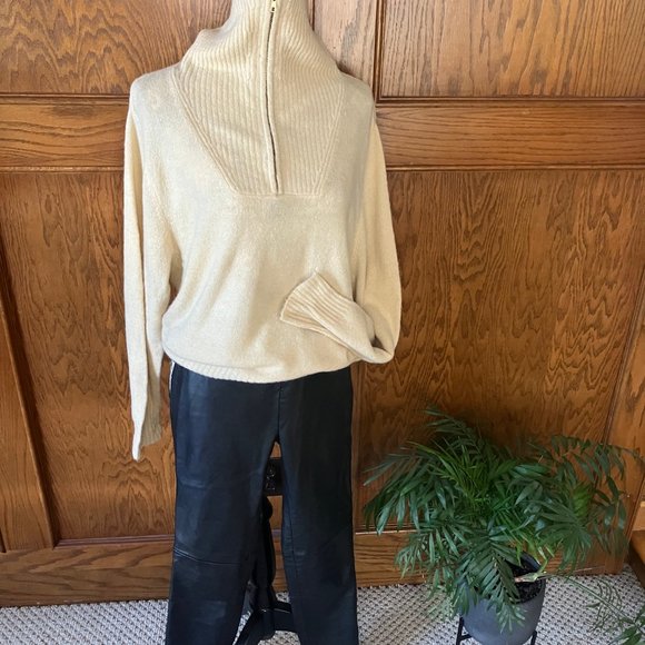 Pepaloves zip neck sweater - Picture 7 of 7